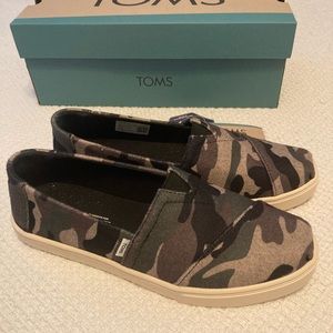 NWT Size 7.5 TOMS Alpargata Cupsole in Green Multi Camo